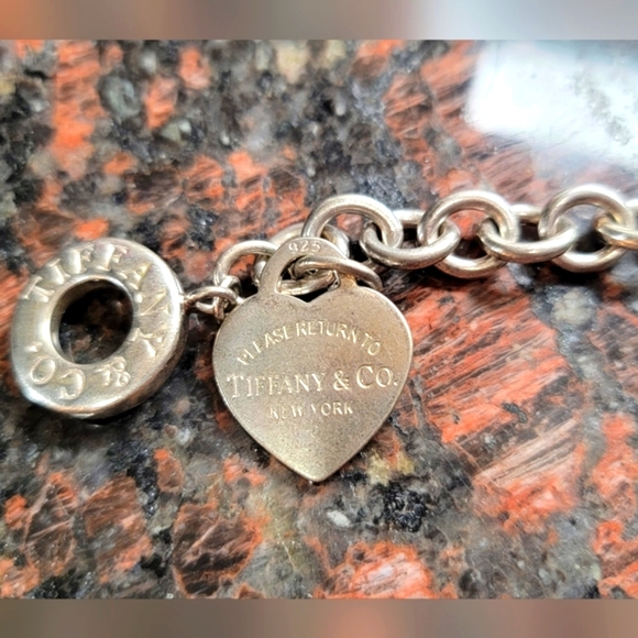 🛍⛓️Tiffany and Co 925 Silver Heart Charm Bracelet